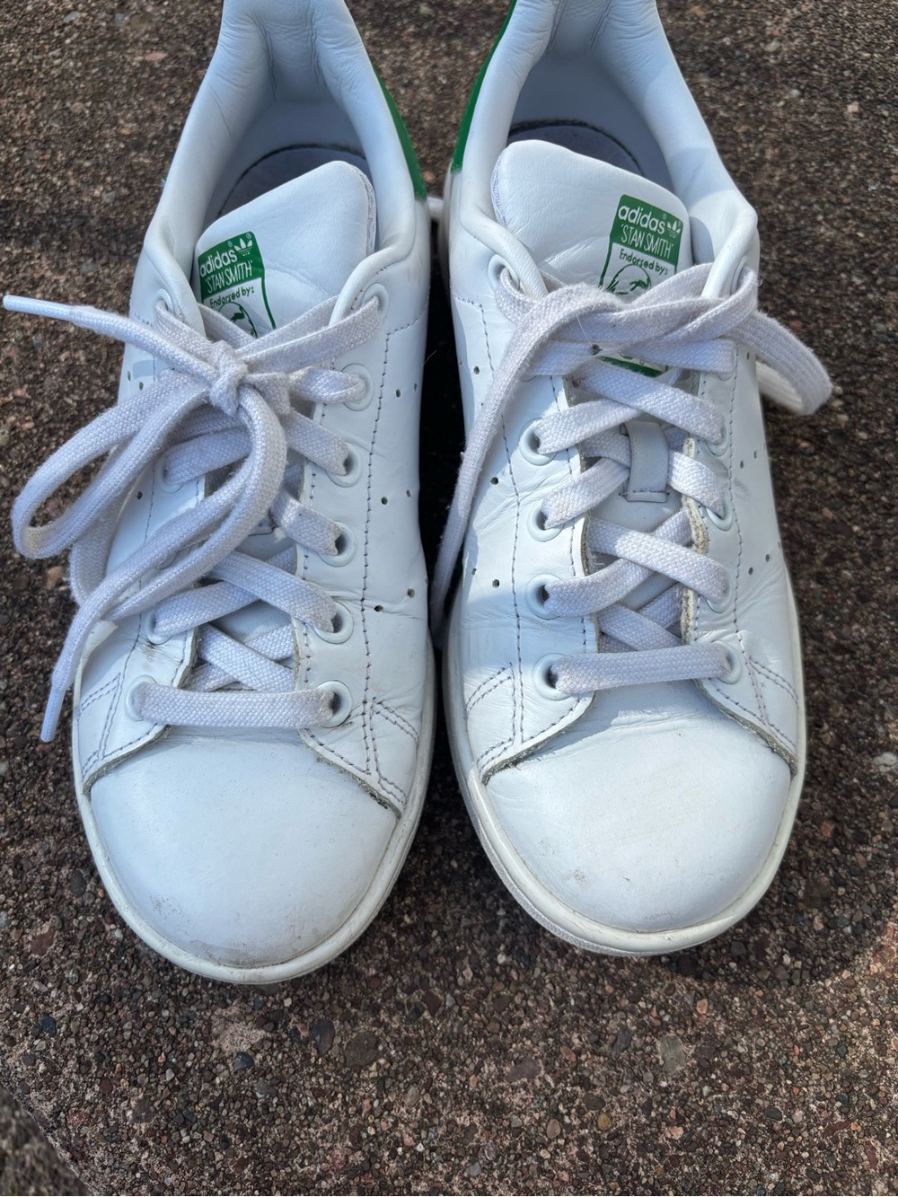 adidas Stan Smith White Sneaker with Green Heel Tab - Picture 6 of 7